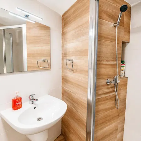 St Jude - Groundfloor Apartament